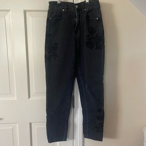 American Eagle Mom Jean w Flower Print Size: 2
